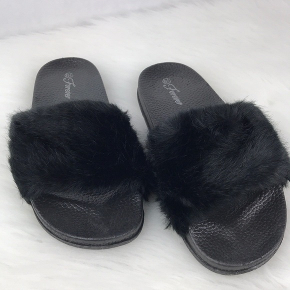 ✅FUR SOLID BLACK SLIDES - Picture 2 of 5
